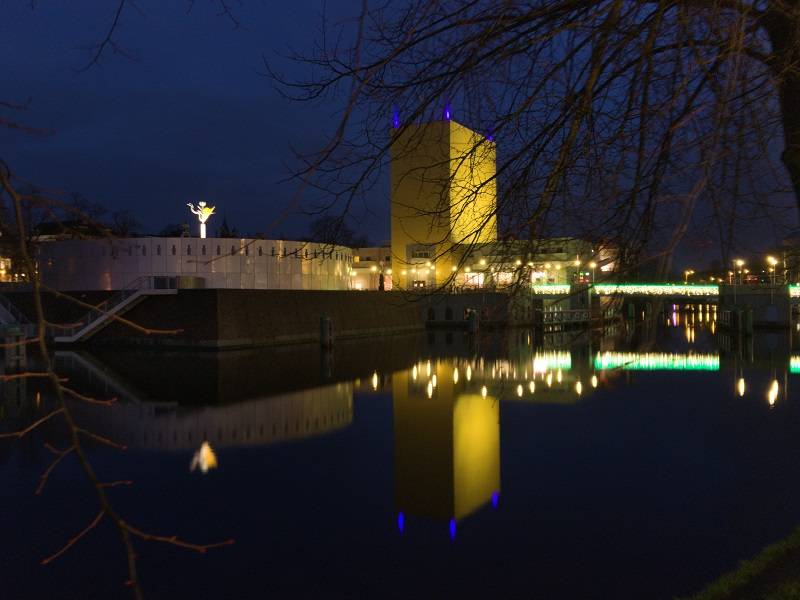 Nachtofoto van het Groninger Museum